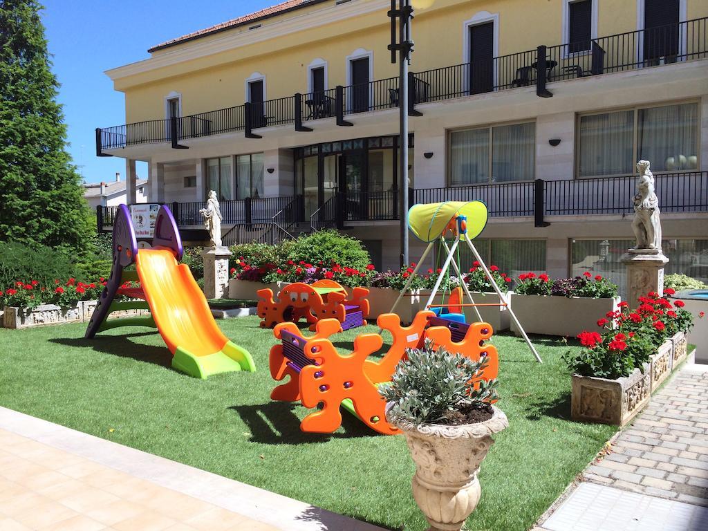 Hotel Parco Delle Rose San Giovanni Rotondo Exterior photo